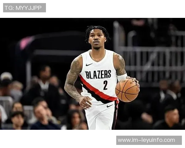 凯莱布乐福表现出色15投8中斩获24分三分球命中率高达60 凯莱布乐福表现出色15投8中斩获24分三分球命中率高达60