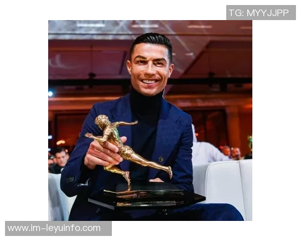 布雷迪幽默点评C罗雕像称其为史上最糟或将让雕塑家失业